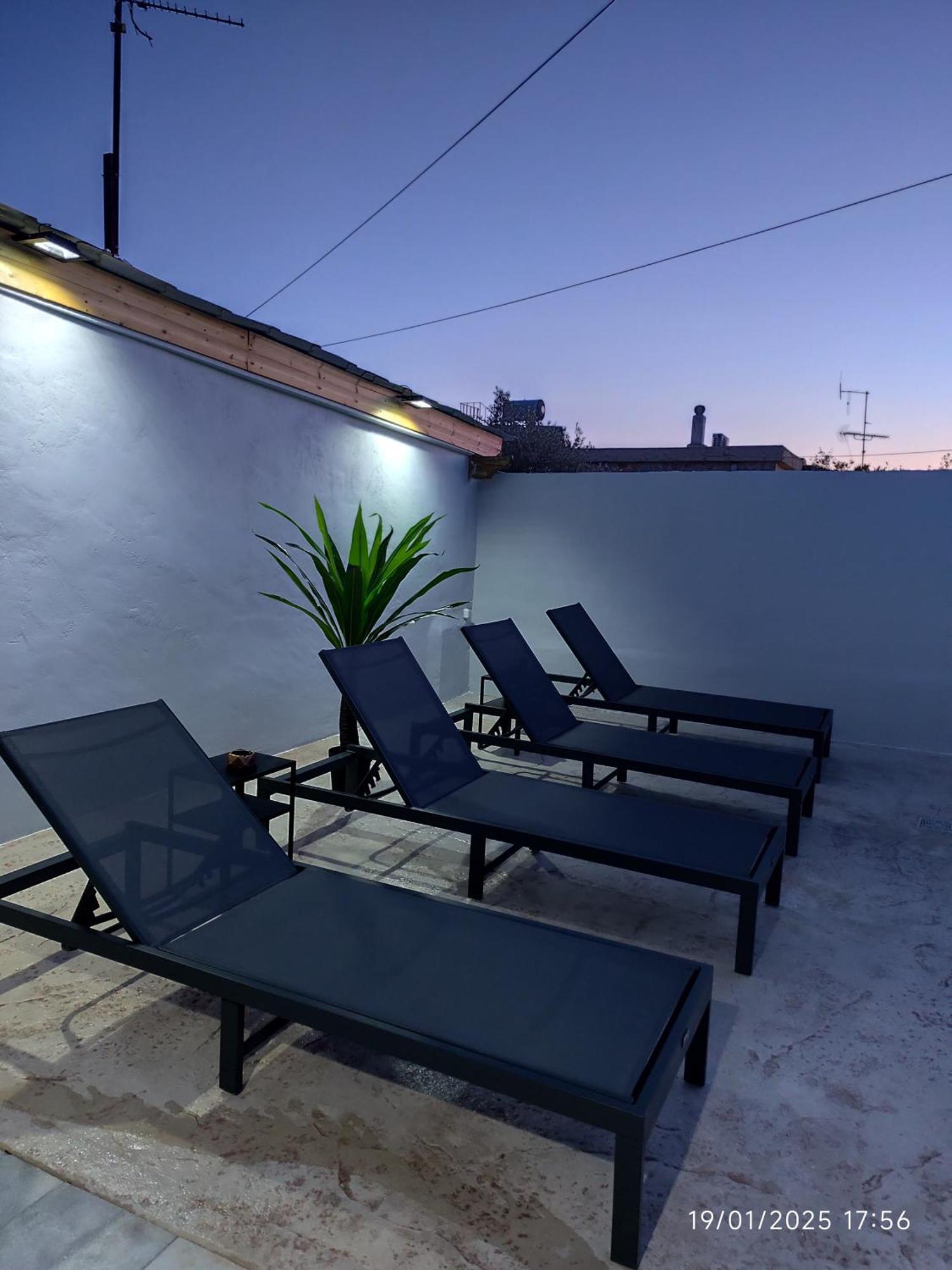 Apartamento Johnson House Rafína Exterior foto